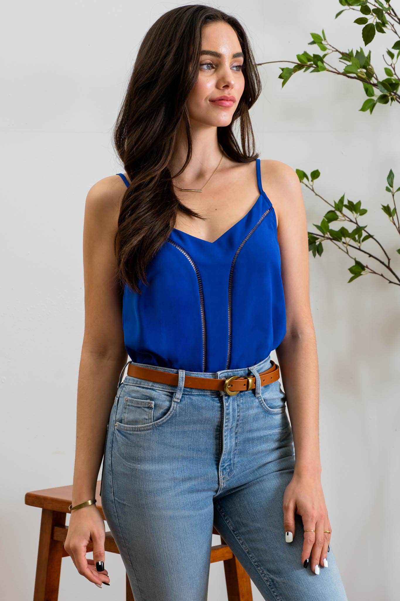 V NECK LADDER LACE TRIM CAMI