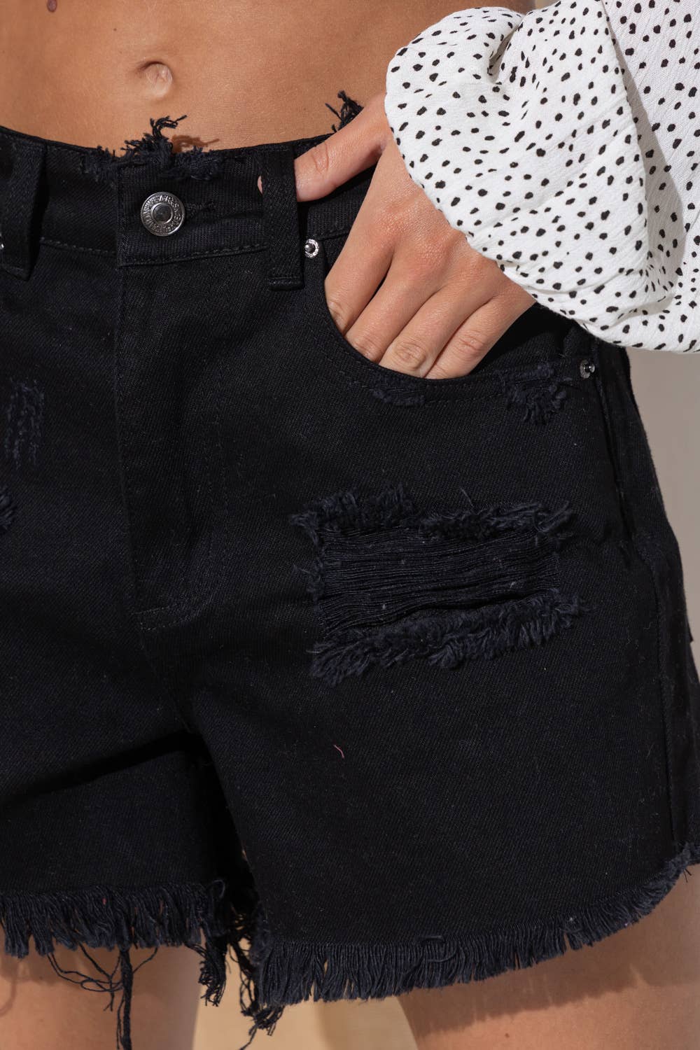 DISTRESSED DENIM CUT OFF SHORTS